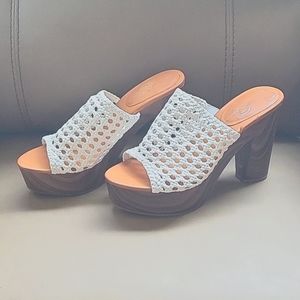 Jessica Simpson Wedge New Size 8
